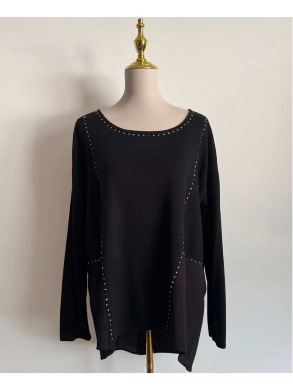 Women's DESIGN365 Black Scoop Neck Sweater with Silver Studs, Size XL